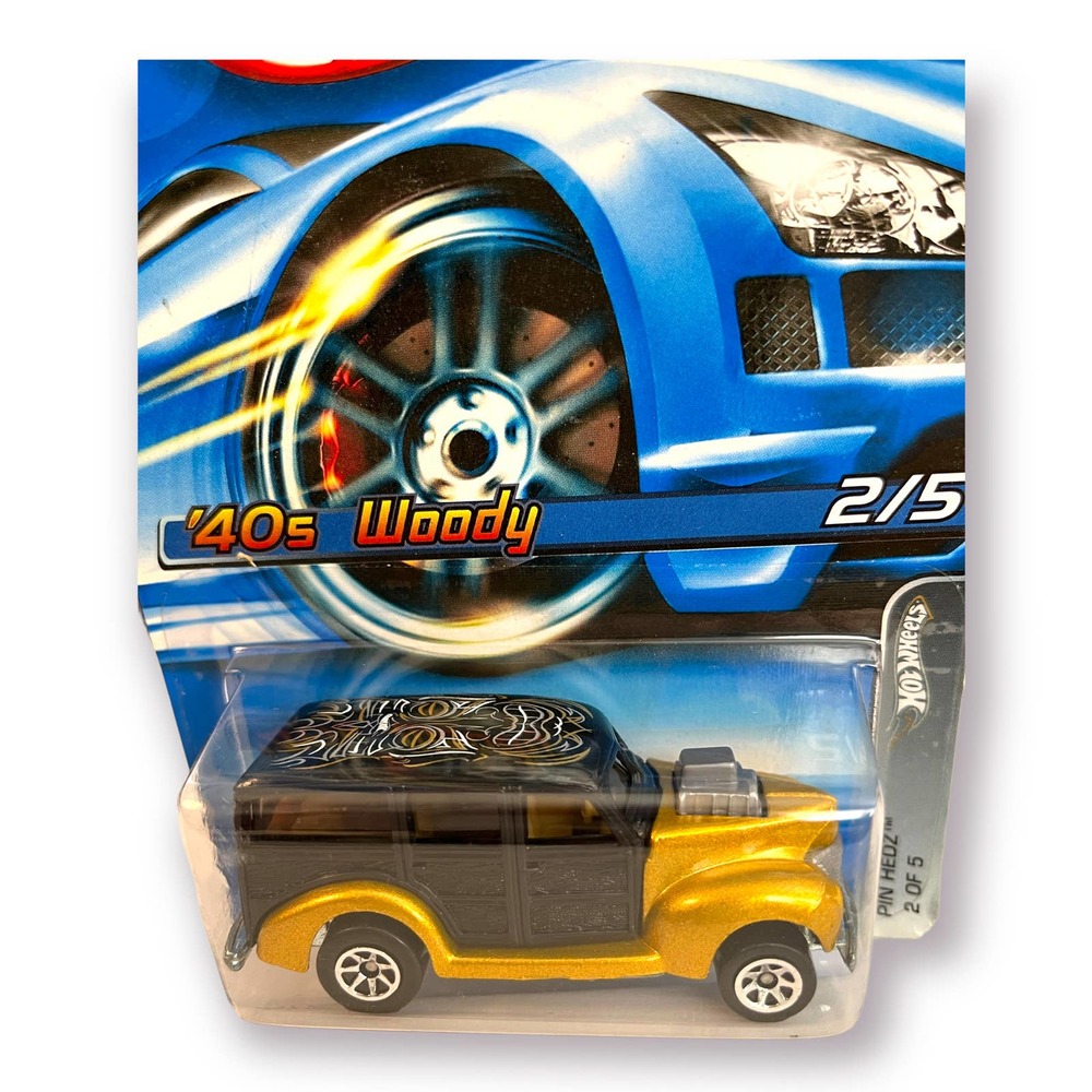 2005 Hot Wheels Pin Hedz 2/5, '40s Woody, Gold/Black, Collector NOC